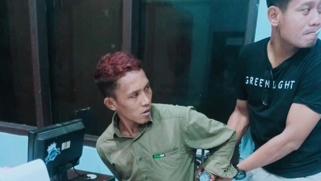 Triwaluyo (28), warga Tanjungsari Kecamatan Wanasari Kabupaten Brebes, diringkus tim gabungan unit Reskrim Polsek Wanasari dan Satreskrim Polres Brebes.