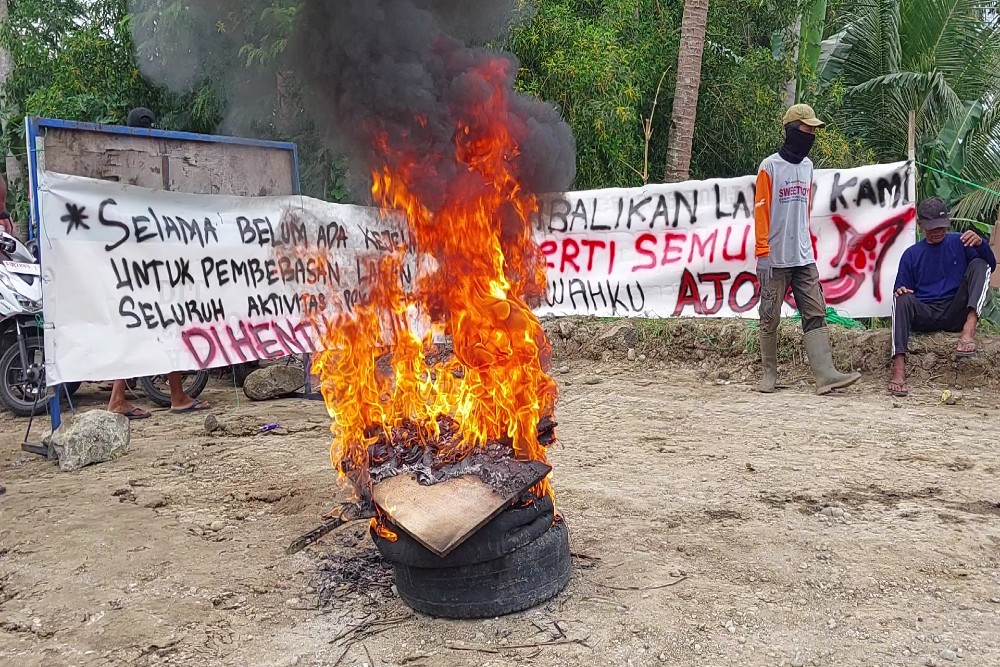uasana demonstrasi warga di Kantor PT PP Proyek DAS Serang di Dusun Keboan, Karangwuni, Wates, Kulonprogo pada Senin (30/1/2023)