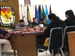 omisioner KPU Bantul saat menerima rombongan dari DPC PDIP Bantul di Kantor KPU Bantul, Selasa (6/2/2024)