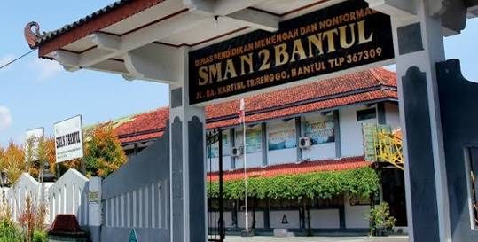 Foto SMA Negeri 2 Bantul yang sedang viral terkait alumi mengaku alami perundungan dari guru hingga terkena mental ilness. (Foto: Istimewa)