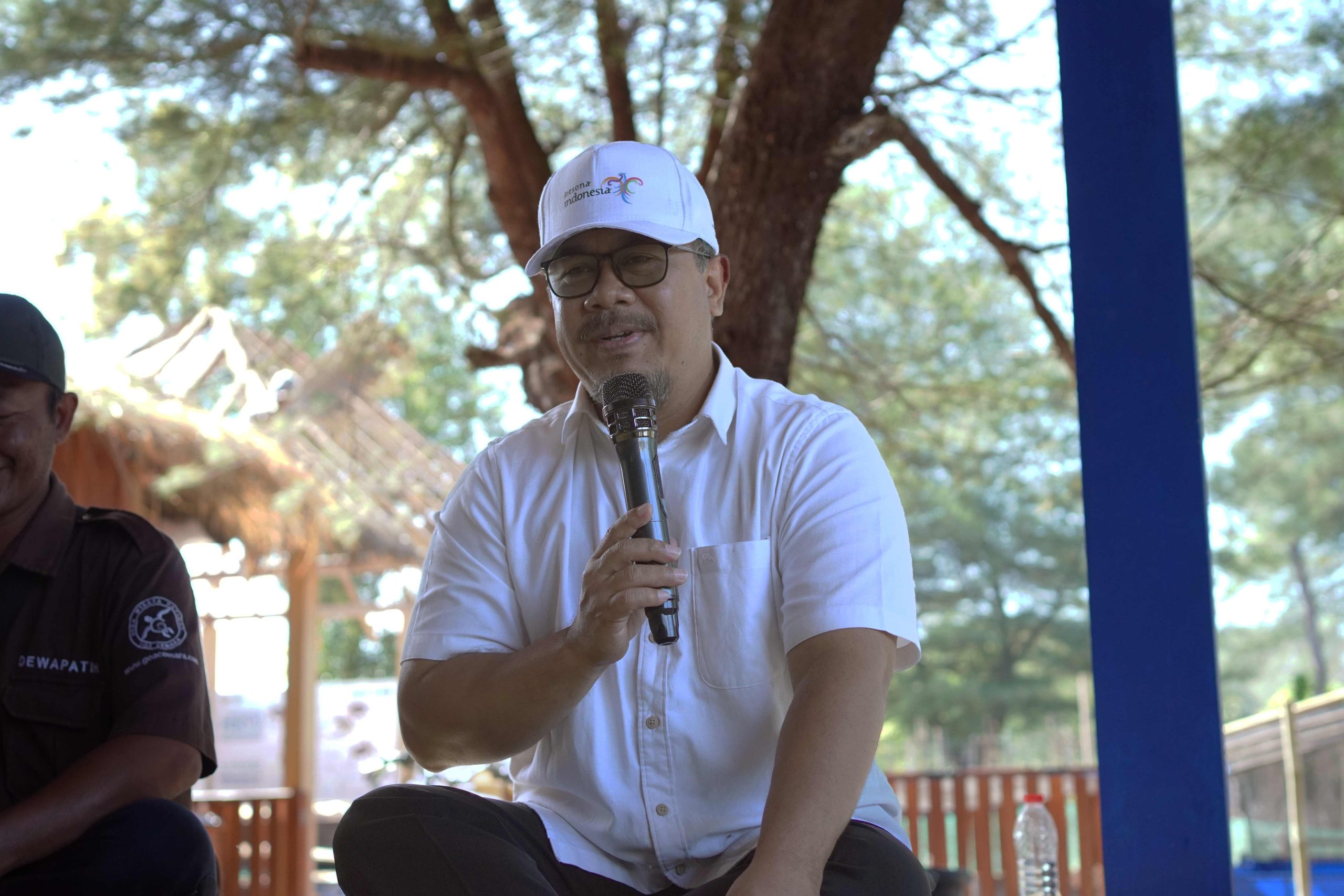 Sambutan dari Kepala Dinas Pariwisata Kabupaten Bantul, Saryadi, S.IP., M.Si. dalam kegiatan pelepasliaran tukik di Pantai Goa Cemara Kamis (22/07/2026).