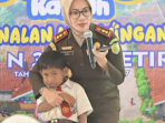 Kepala Kejaksaan Negeri Kulon Progo Yuliyati Ningsih, S.H., M.H memberi edukasi di SD N 3 kalipetir