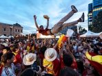 a_6a5d5d51e9e6d Ribuan suporter memadati jalanan kota Madrid dalam merayakan kemenangan Spanyol dalam Piala Dunia 2026. (Anadolu Agency)