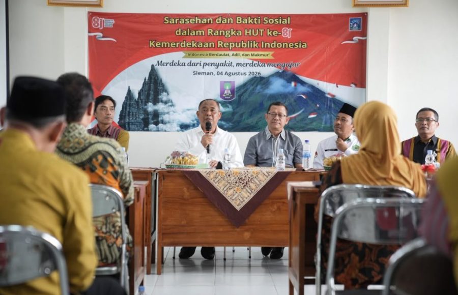 Bupati Sleman, Harda Kiswaya menghadiri kegiatan Saresehan dan Bakti Sosial Peringatan HUT ke-81 Kemerdekaan Republik Indonesia di SMP Negeri 1 Godean Selasa (4/8/2026).