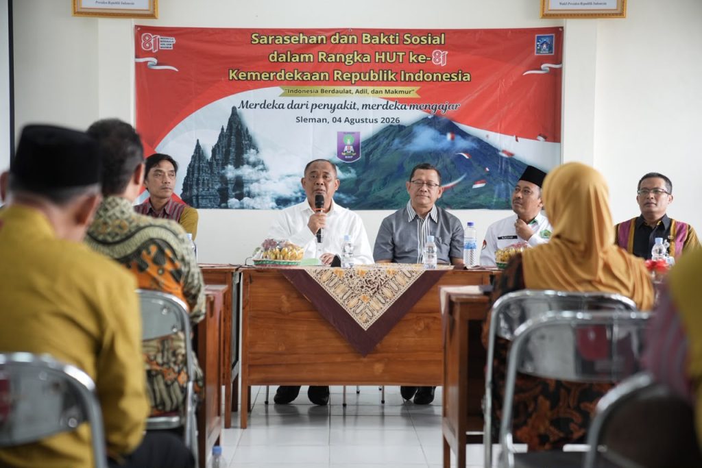 Bupati Sleman, Harda Kiswaya menghadiri kegiatan Saresehan dan Bakti Sosial Peringatan HUT ke-81 Kemerdekaan Republik Indonesia di SMP Negeri 1 Godean Selasa (4/8/2026).