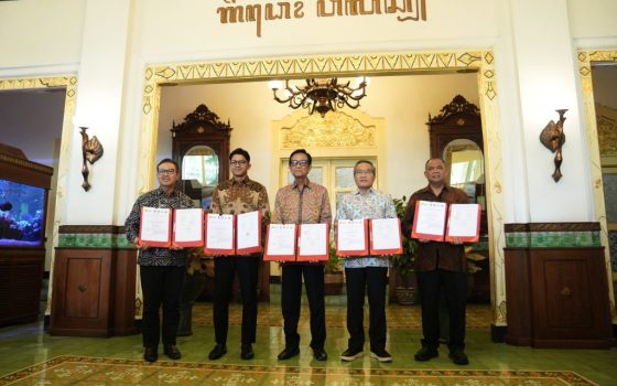 penandatanganan Memorandum of Understanding (MoU) yang berlangsung di Gedhong Wilis, Kompleks Kepatihan, Selasa (11/8/2026).