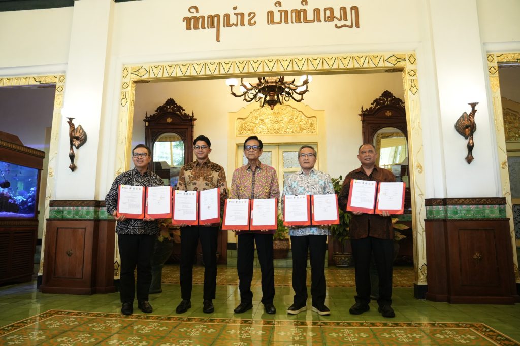 penandatanganan Memorandum of Understanding (MoU) yang berlangsung di Gedhong Wilis, Kompleks Kepatihan, Selasa (11/8/2026).
