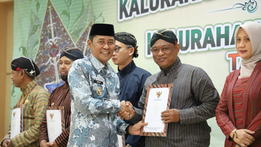 Penyerahan surat keputusan penetapan Kalurahan Mandiri Budaya di Kalurahan Pendowoharjo, Kapanewon Sewon.Kamis (6/8/2026).