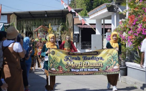 Suasana meriah dan penuh kebersamaan terasa di Dusun Manding, Kalurahan Trirenggo, Kapanewon Bantul, Minggu (9/8/2026).