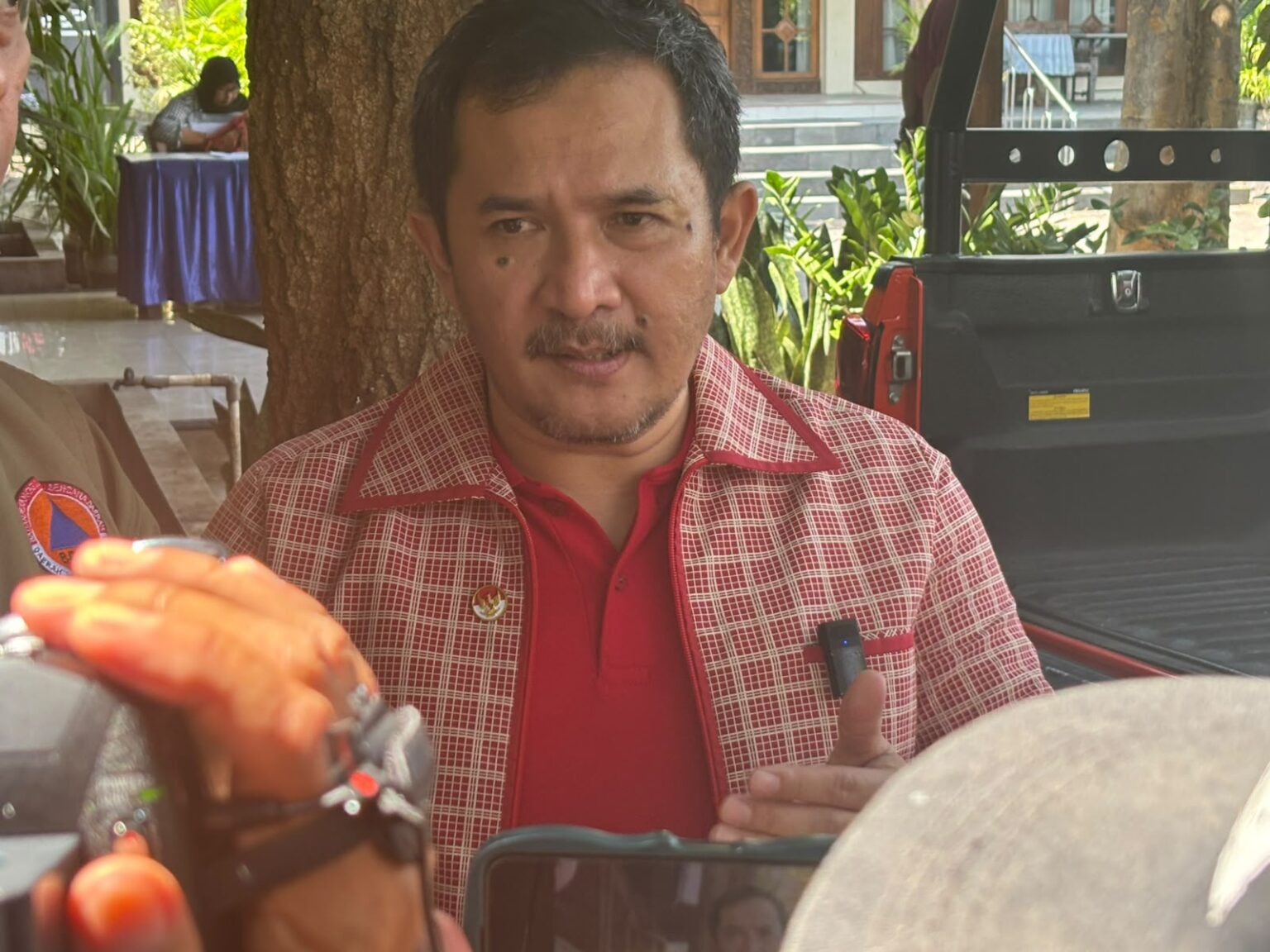 Mitigasi Bencana, Politisi PDIP Eko Suwanto Bantu Genset, Helm Safety Hingga Angkong Bagi Bagi Masyarakat Kota Yogyakarta. (Foto/Dok)