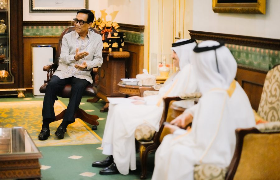 Duta Besar Qatar untuk Indonesia, Sultan bin Mubarak Saad Al-Dosari menemui Gubernur DIY, Sri Sultan Hamengku Buwono X pada Senin (03/07).