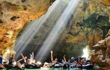 Gua Pindul tempat susur sungai yang aman dan nyaman baik untuk kegiatan bisnis maupun untuk acara keluarga (Foto Tripadvisor)