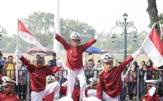 Salah satu Aksi dari Peserta Lomba Pawai Baris-Berbaris dalam rangka menyemarakkan HUT ke-81 Kemerdekaan Republik Indonesia, Rabu (19/8/2026).