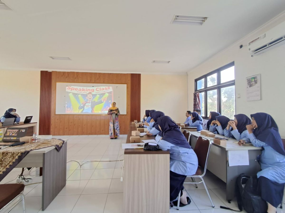 Bimtek public speaking bagi guru dan kepala sekolah di Kokap Kulon Progo memperkuat kepercayaan diri dan keterampilan komunikasi.