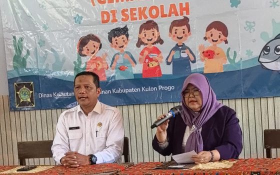 Program Gemarikan di SDN Sukorojo Kulon Progo ajak anak gemar makan ikan untuk mendukung tumbuh sehat, kuat, dan cerdas.
