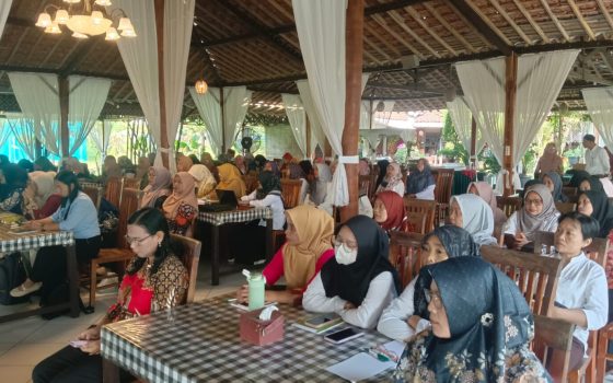 Kulon Progo menggelar pelatihan PAUD ramah anak untuk meningkatkan kapasitas pendidik dan menciptakan pembelajaran yang menyenangkan.