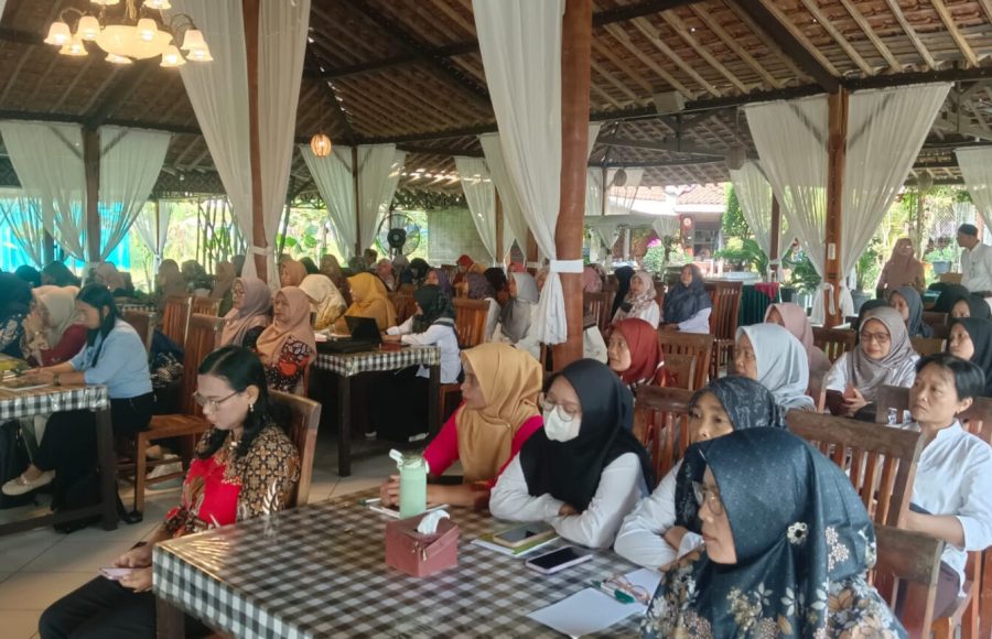 Kulon Progo menggelar pelatihan PAUD ramah anak untuk meningkatkan kapasitas pendidik dan menciptakan pembelajaran yang menyenangkan.