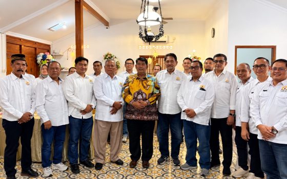 Bupati Kulon Progo Dr. R. Agung Setyawan, S.T., M.Sc., bersama jajaran pengurus KADIN Kulonprogo.