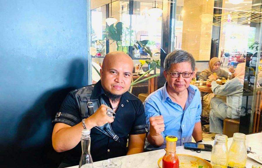 Adi Mars Sekjen Lembaga Independen Keistimewaan Yogyakarta (LIPKY) bersama Dewan Pertimbangan Presiden Rocky Gerung. (Foto dok. ist)