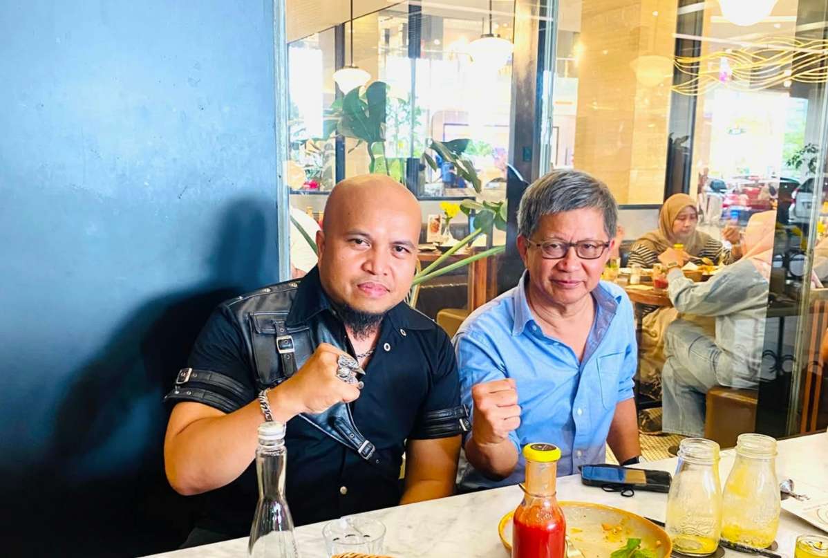 Adi Mars Sekjen Lembaga Independen Keistimewaan Yogyakarta (LIPKY) bersama Dewan Pertimbangan Presiden Rocky Gerung. (Foto dok. ist)